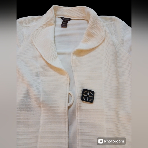 Multiples jacket. Womens Size 1X.  Cream color. - Picture 2 of 7